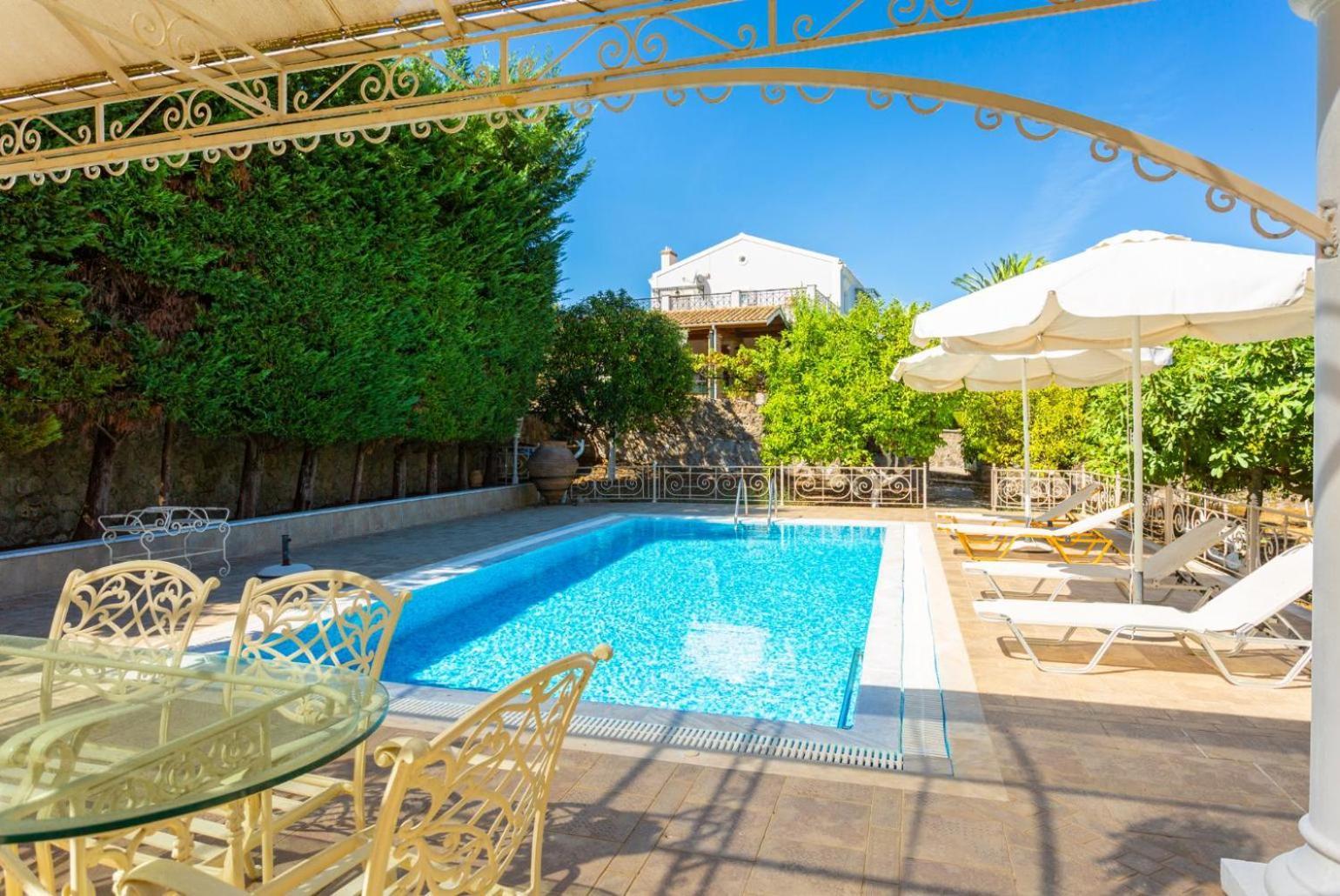 Villa Golden Tiara Agioi Deka  ภายนอก รูปภาพ